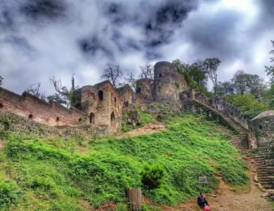 قلعه رودخان کجاست