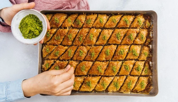 طرز تهیه باقلوا ساده