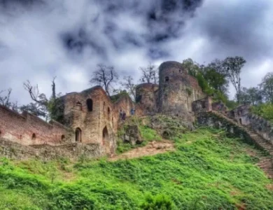 قلعه رودخان کجاست