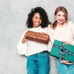 کادو دادن به دوست صمیمی